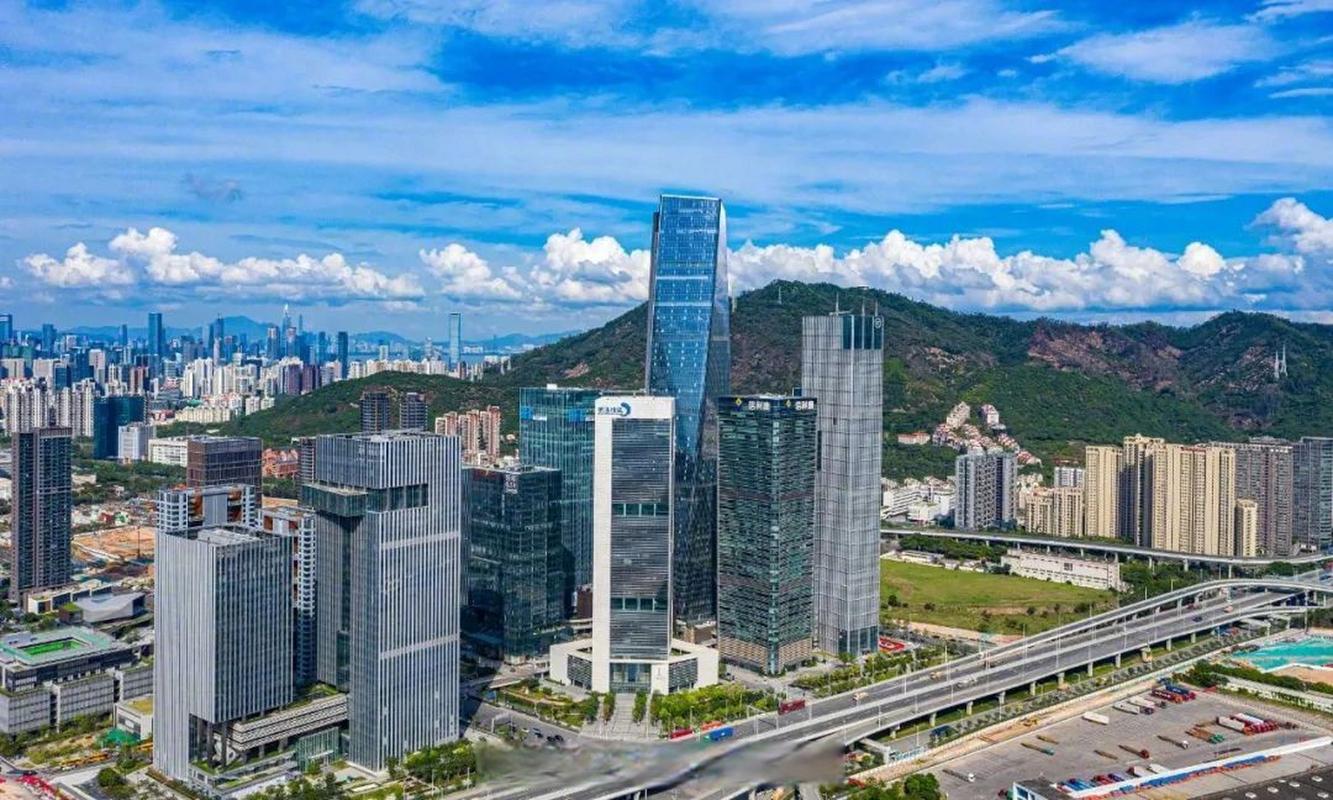 前海管理局印发《关于服务深港合作鼓励总部企业发展的实施办法》